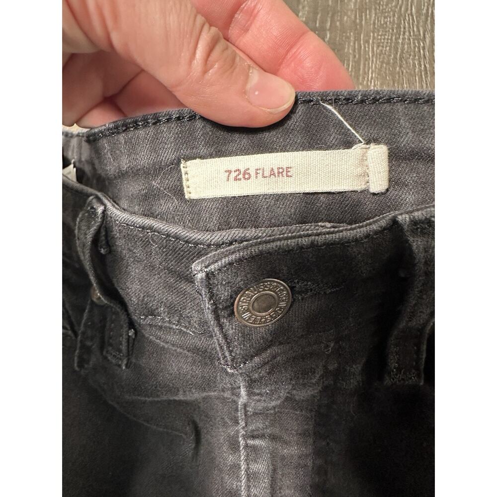 Levi’s 726 Flare Jeans Women’s 30 Black High Rise Dark Wash Stretch Boho - Picture 4 of 10